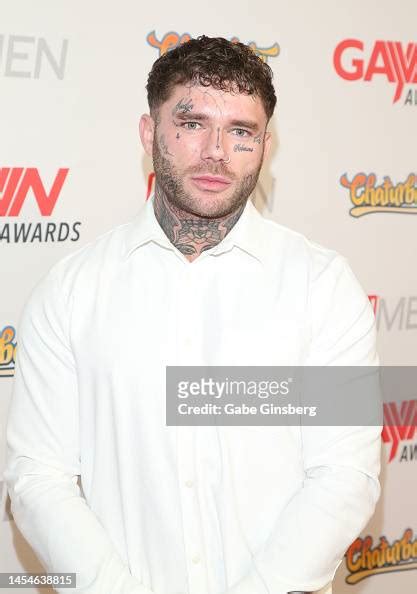 Joel Hart Makes Official Gay Porn Debut Again! .